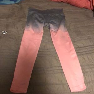 Gray and coral ombré seamless